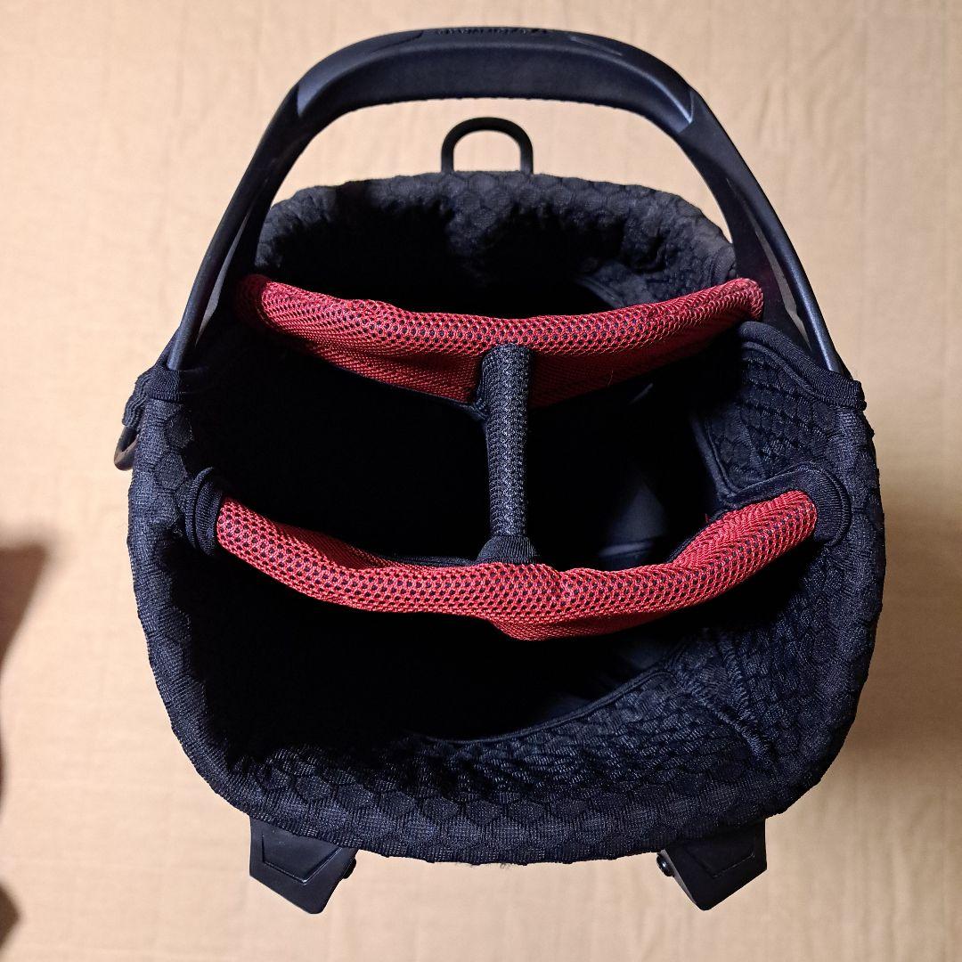 TaylorMadeスタンド式キャディバッグ 黒/赤。フード付き。極美品！