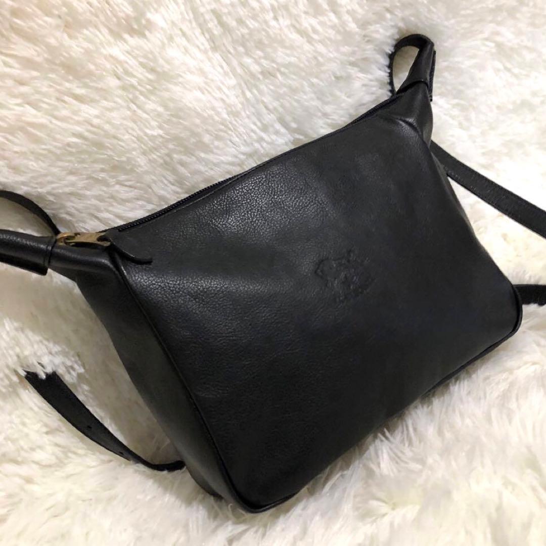 イルビゾンテ ショルダーバッグ　レザー ブラック