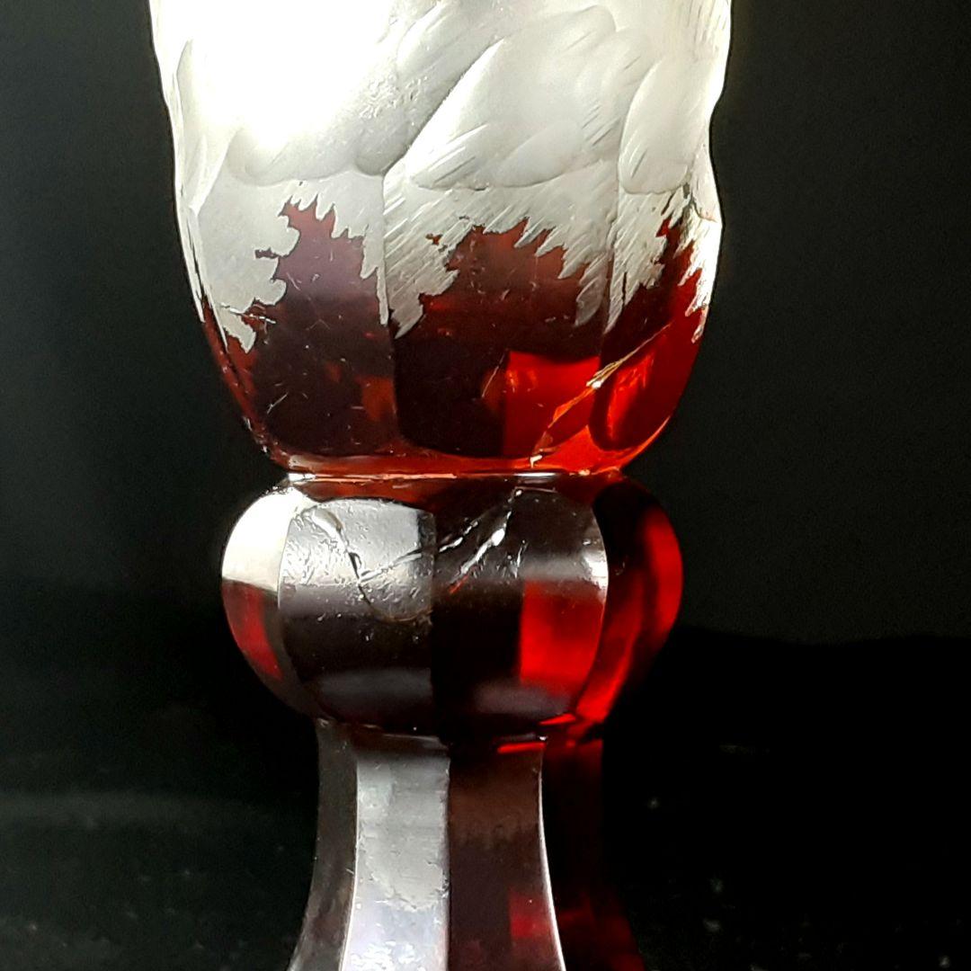 Y957 ボヘミアガラス グラヴィール 赤被せガラス 鹿と風景文花瓶 一対　こ