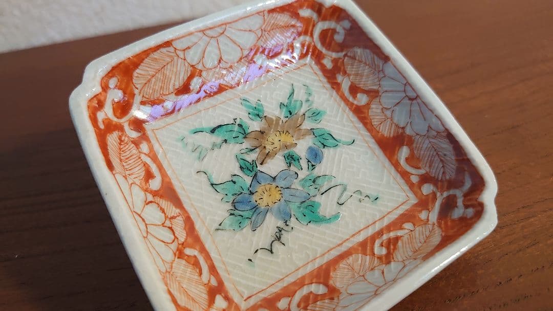 古九谷　古伊万里　赤絵　陽刻文　華の図　飯田屋　宮本屋窯　越中丸山焼　１客