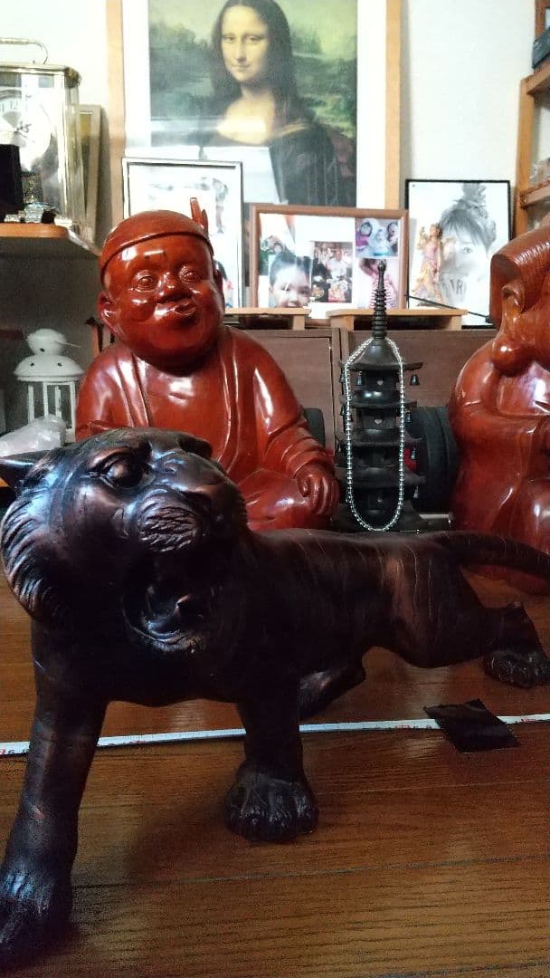 蓮ちゃんの巨大.虎の置物.約65cm位吠える姿勢.金属製