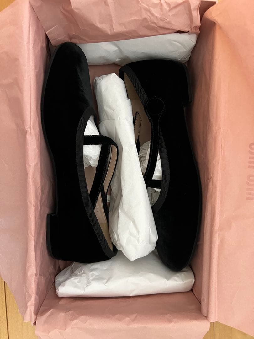 miu miu 黒 フラットシューズ ベルベット