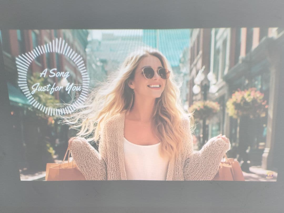 EPSON EB-535W プロジェクター　超短焦点　83cmで80インチ投写