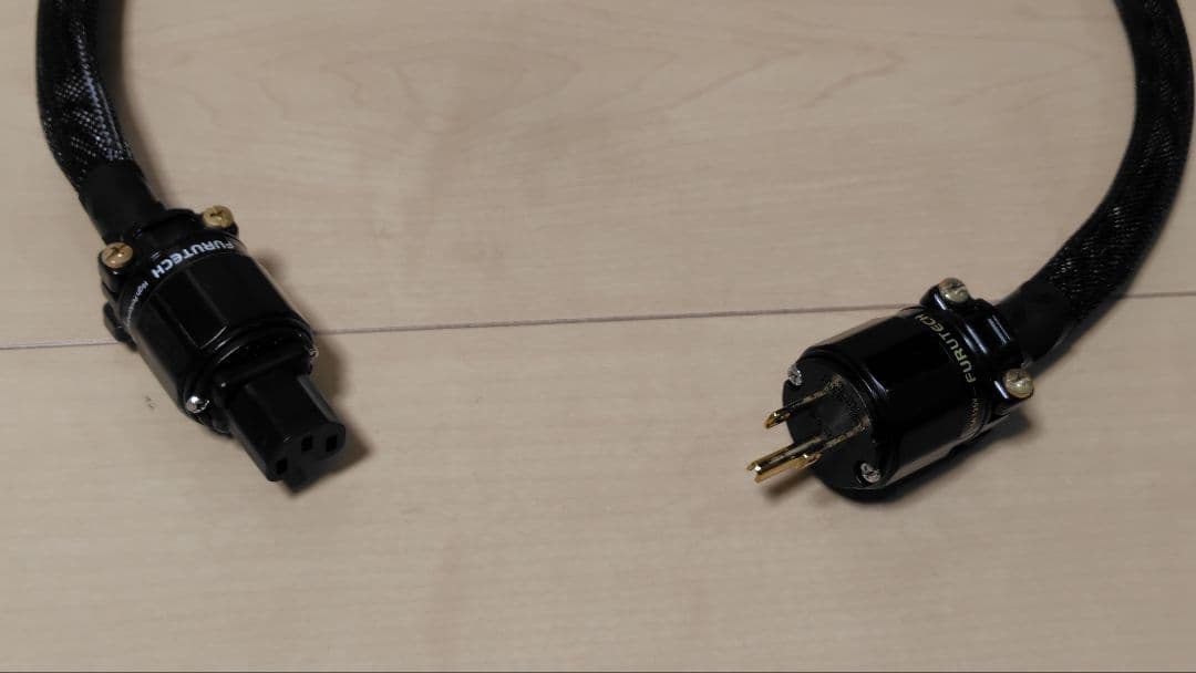 OYAIDE ケーブル FURUTECHプラグ 電源ケーブル約1mです。