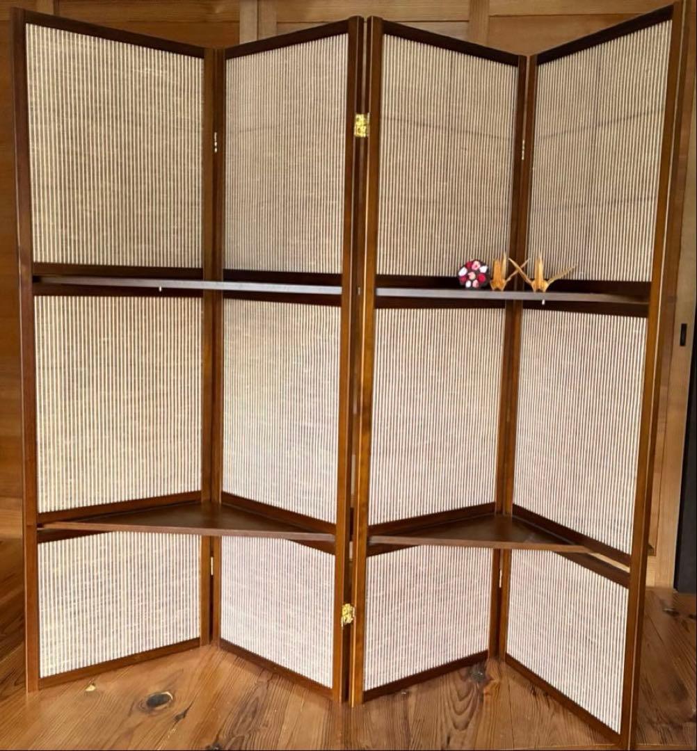 【送料込み】美品　ニトリ　飾り棚付きスクリーン(カガリ 4レン DBR)