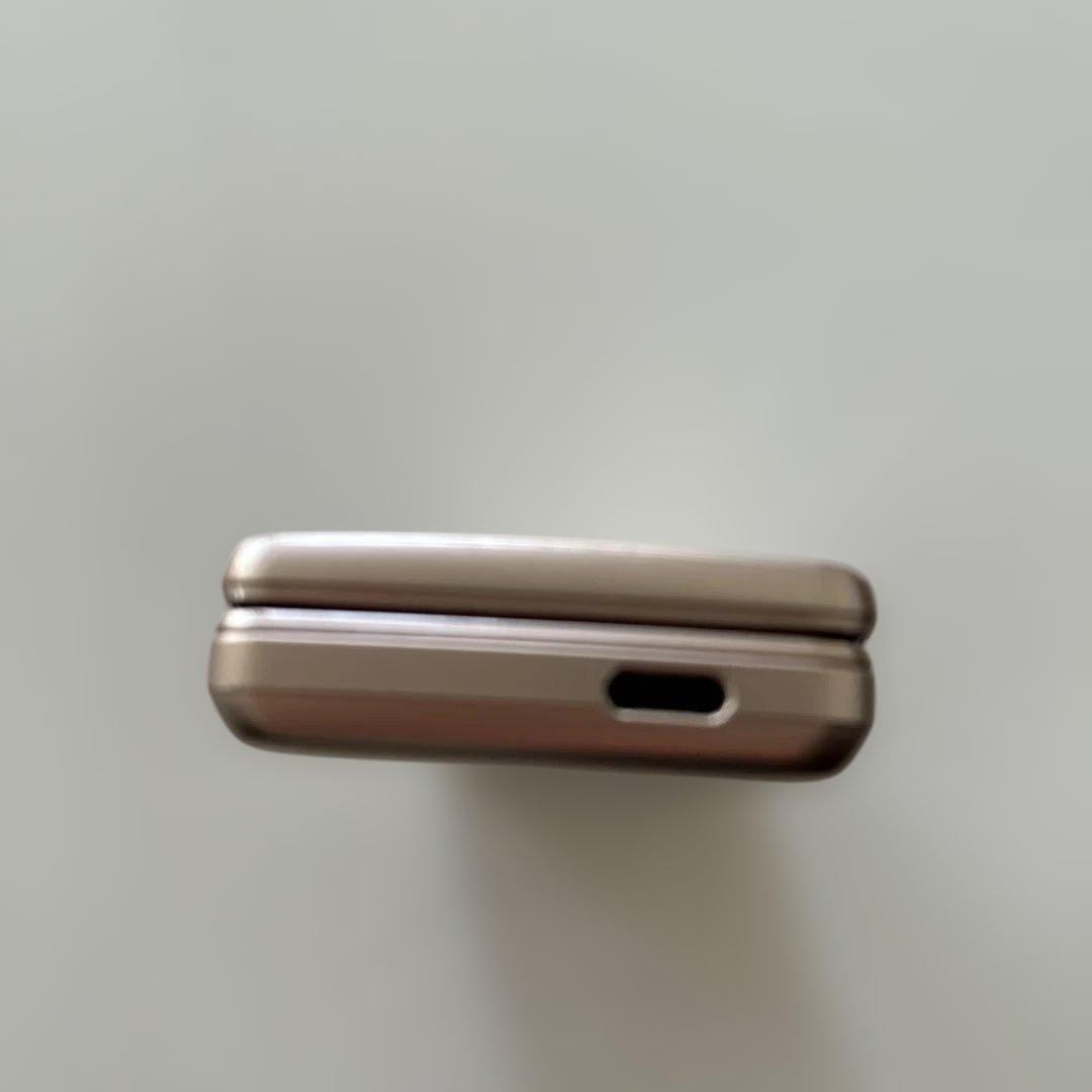 SHARPかんたん携帯11 SIMフリー A207SH 充電器、説明書付き