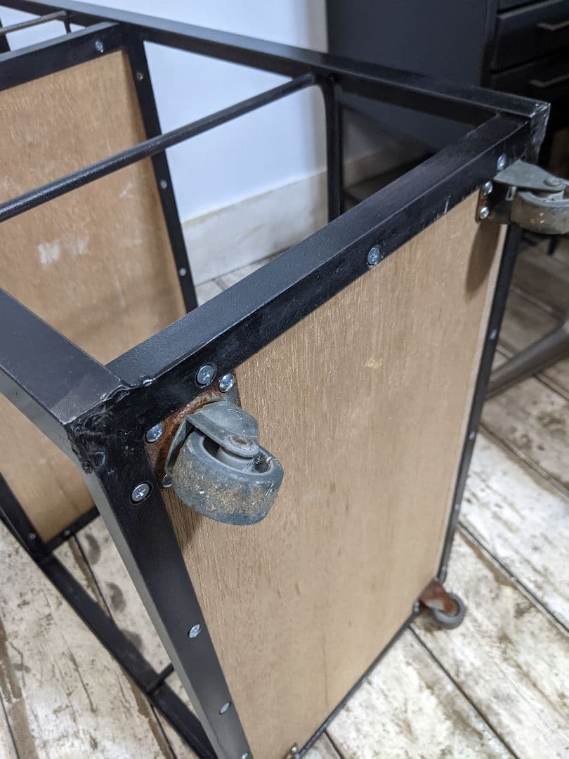 ルパンヒデロウ　3段スチールラック・木製棚付き