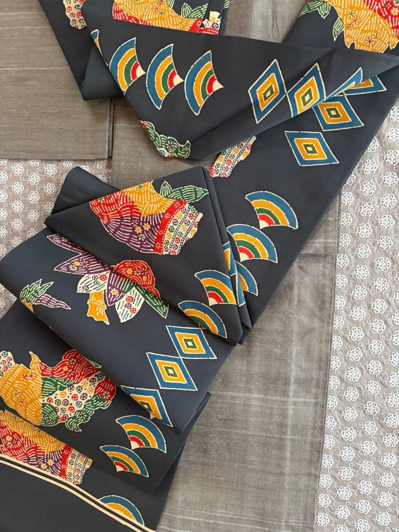 お洒落　美品　名古屋帯　紅型　粋な帯　地味派手　個性的　結城紬や大島紬に