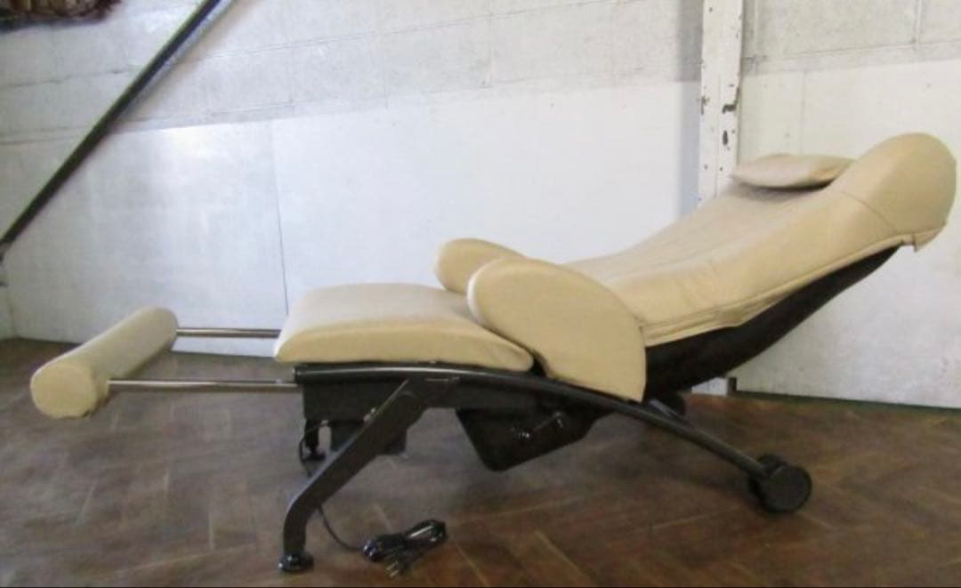 定価25万/未使用品/リビングテクノロジー/体感音響装置内蔵ソファ