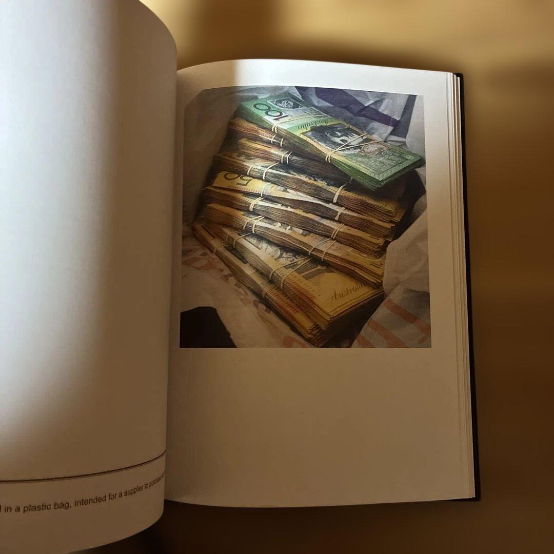 アート・デザイン・音楽 THE DIARY OF A HITMAN BY MAHMOOD FAZAL