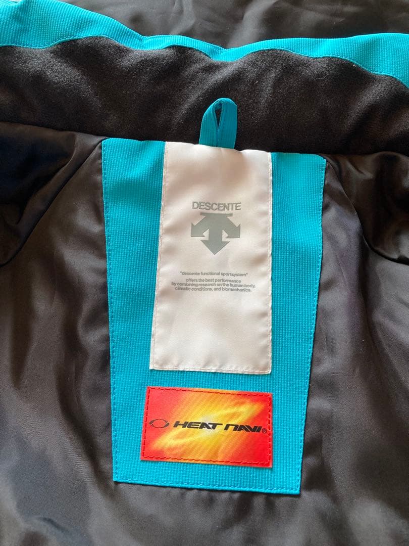DESCENTE スキー・スノーボード用ジャケットとパンツセット