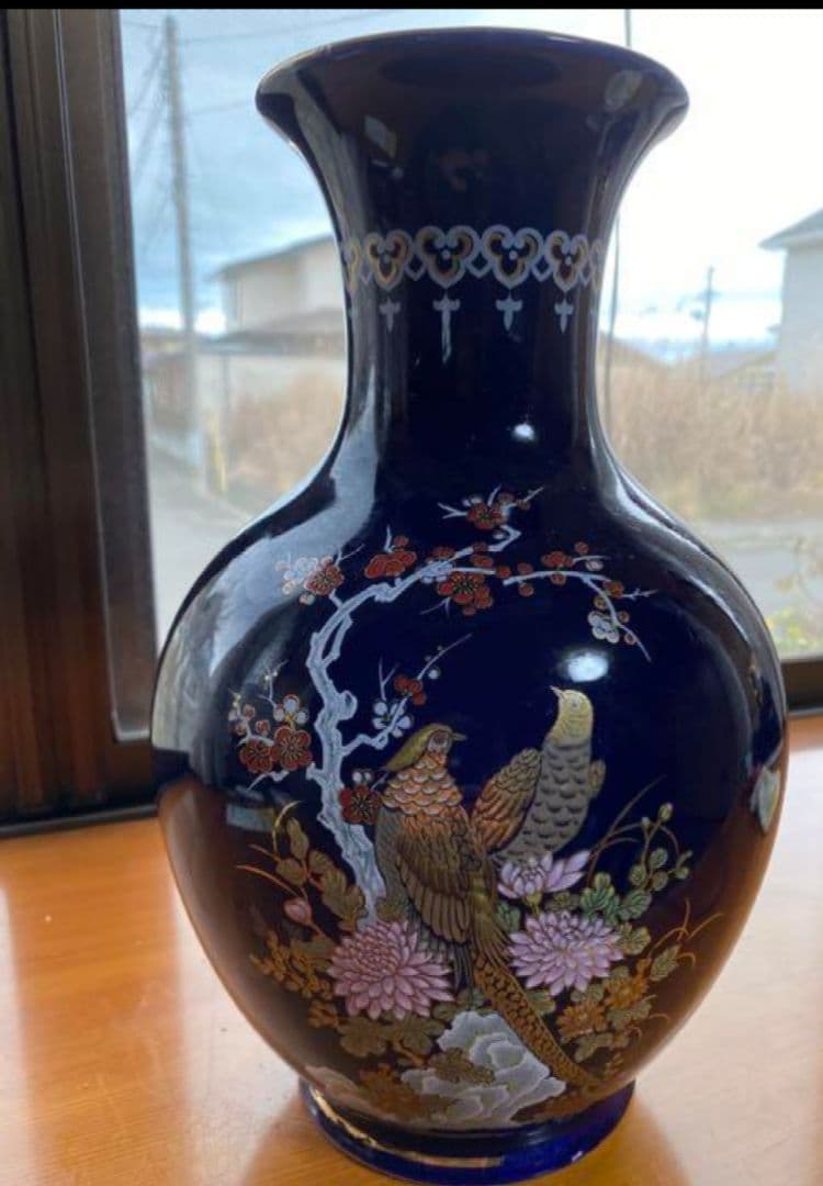 気品溢れる 九谷焼 花瓶 中古品