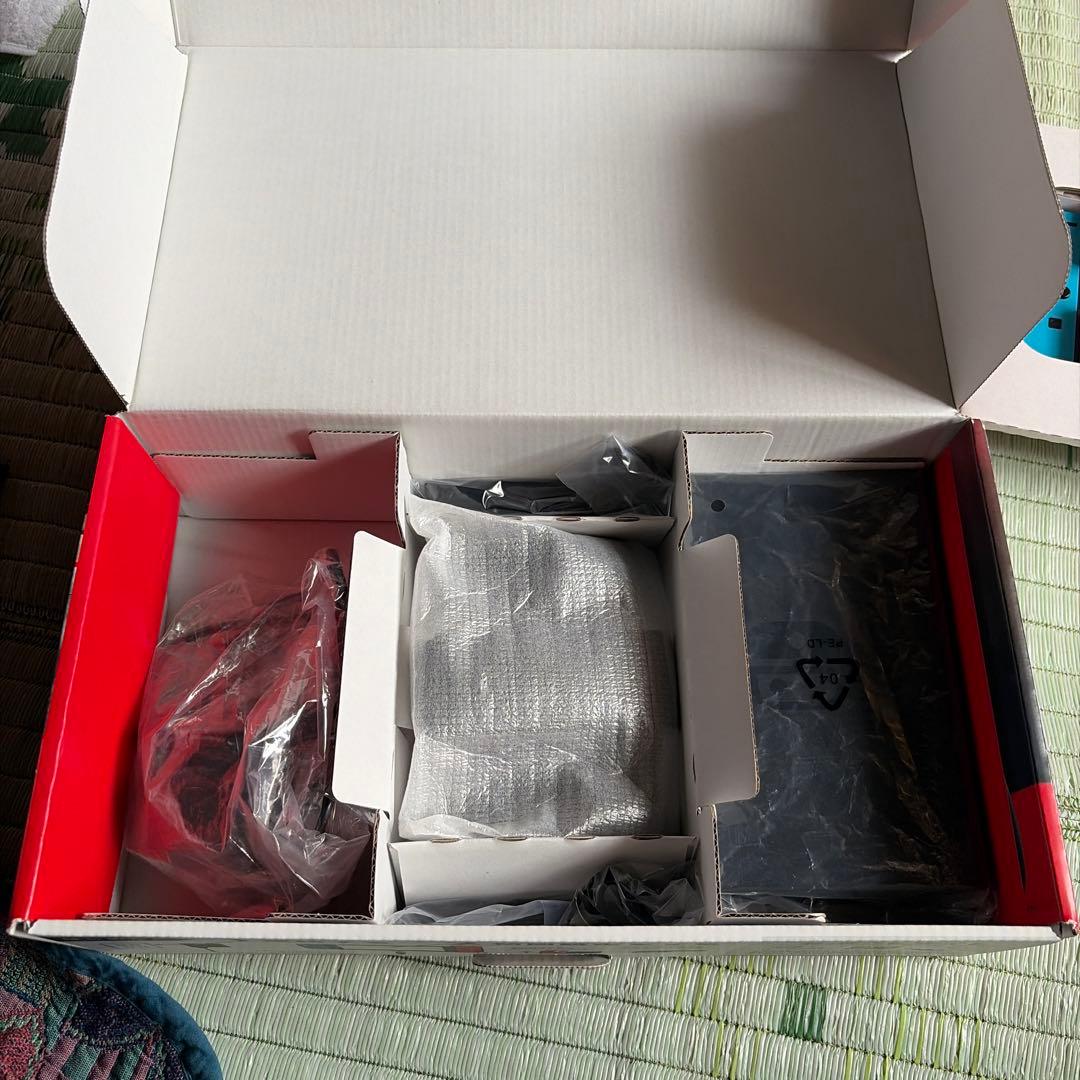 任天堂Switchバッテリー強化品　保護フィルム付き　数回しか使用してません