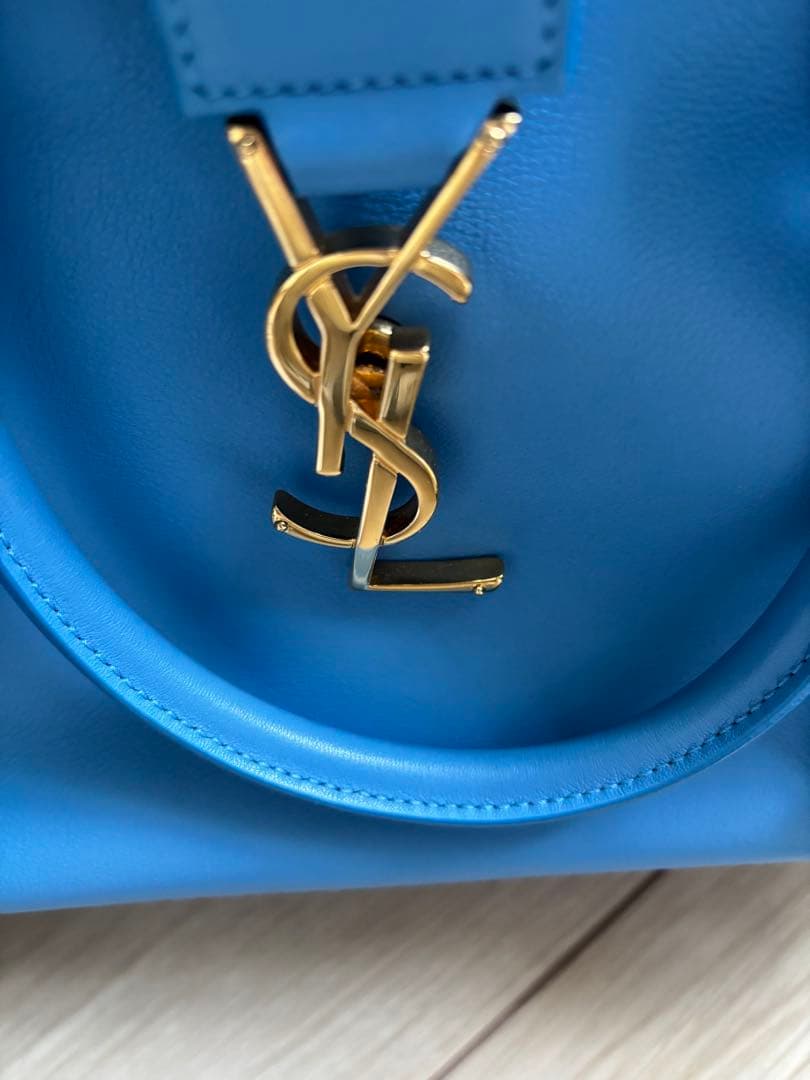 SAINT LAURENT ブルーハンドバッグ YSL