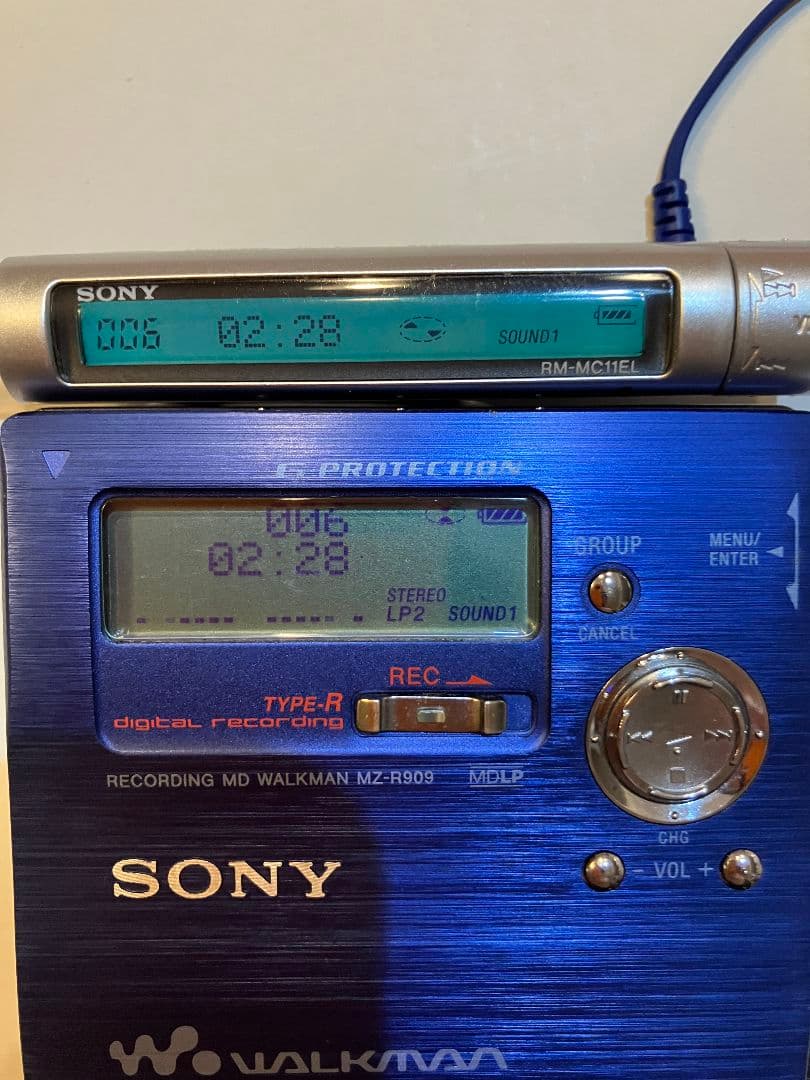 ◇◇ソニー SONY MDウォークマンMZ-R909 録音・再生 動作品◇◇