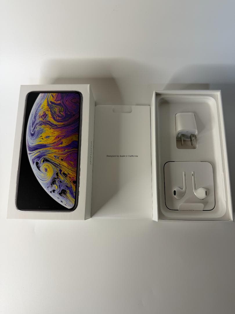 Apple iPhone Xs Max シルバー 64GB　[simフリー]