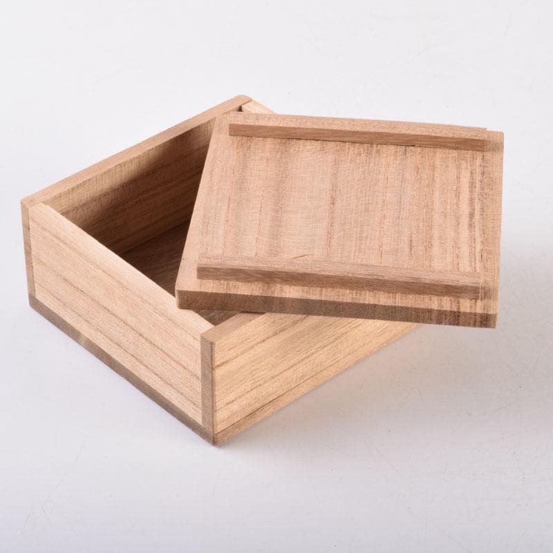 伝統工芸　飛騨一位一刀彫　江黒亮春（亮声) 作　香合　共箱　C　8474