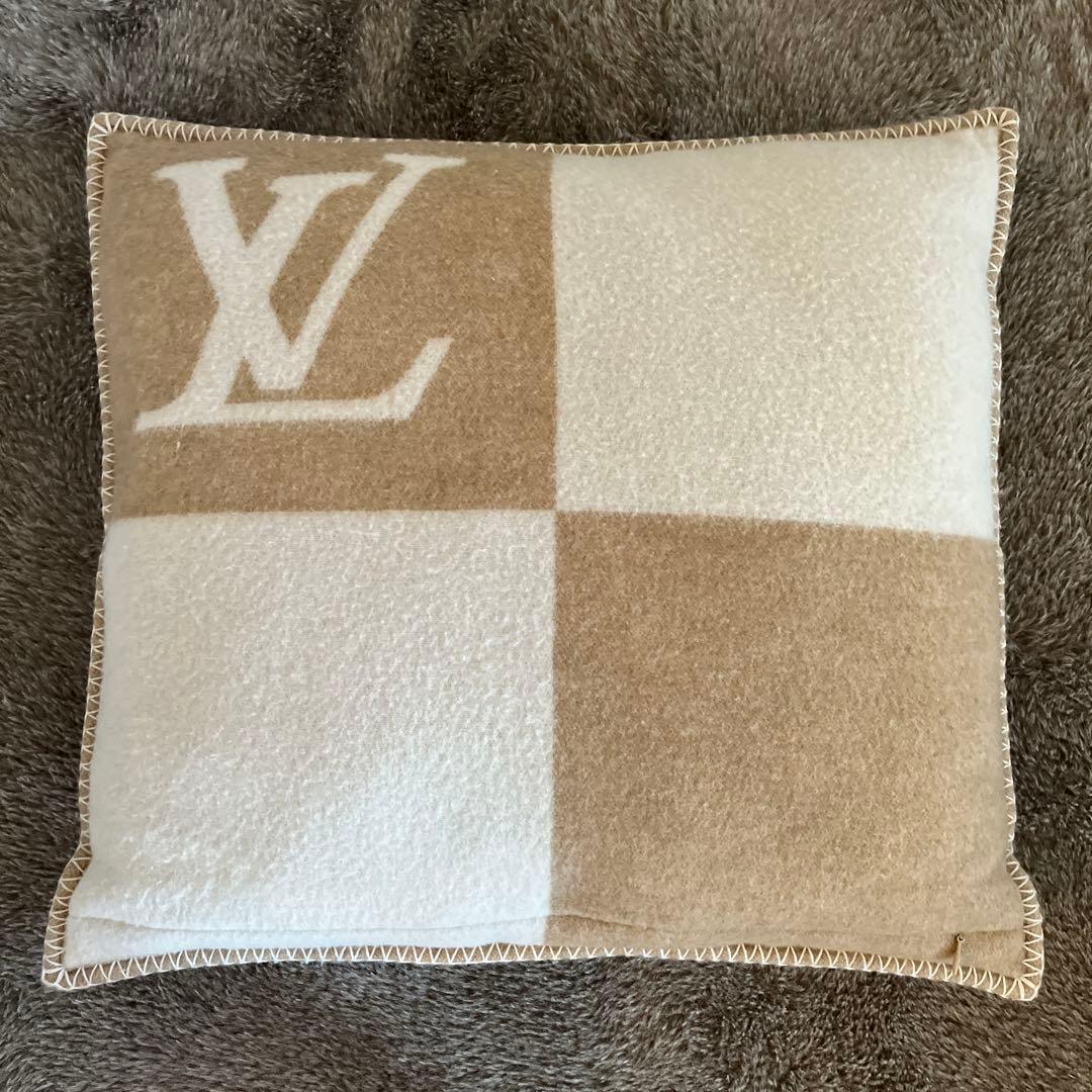 LOUIS VUITTON クッション　チェックメイト