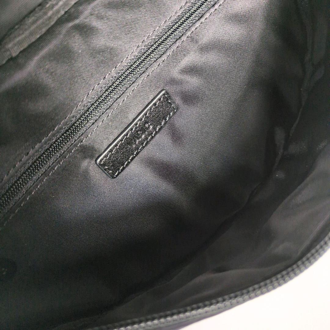 美品 VASIC ヴァジック DAY-TO FANNY PACK ボディーバッグ