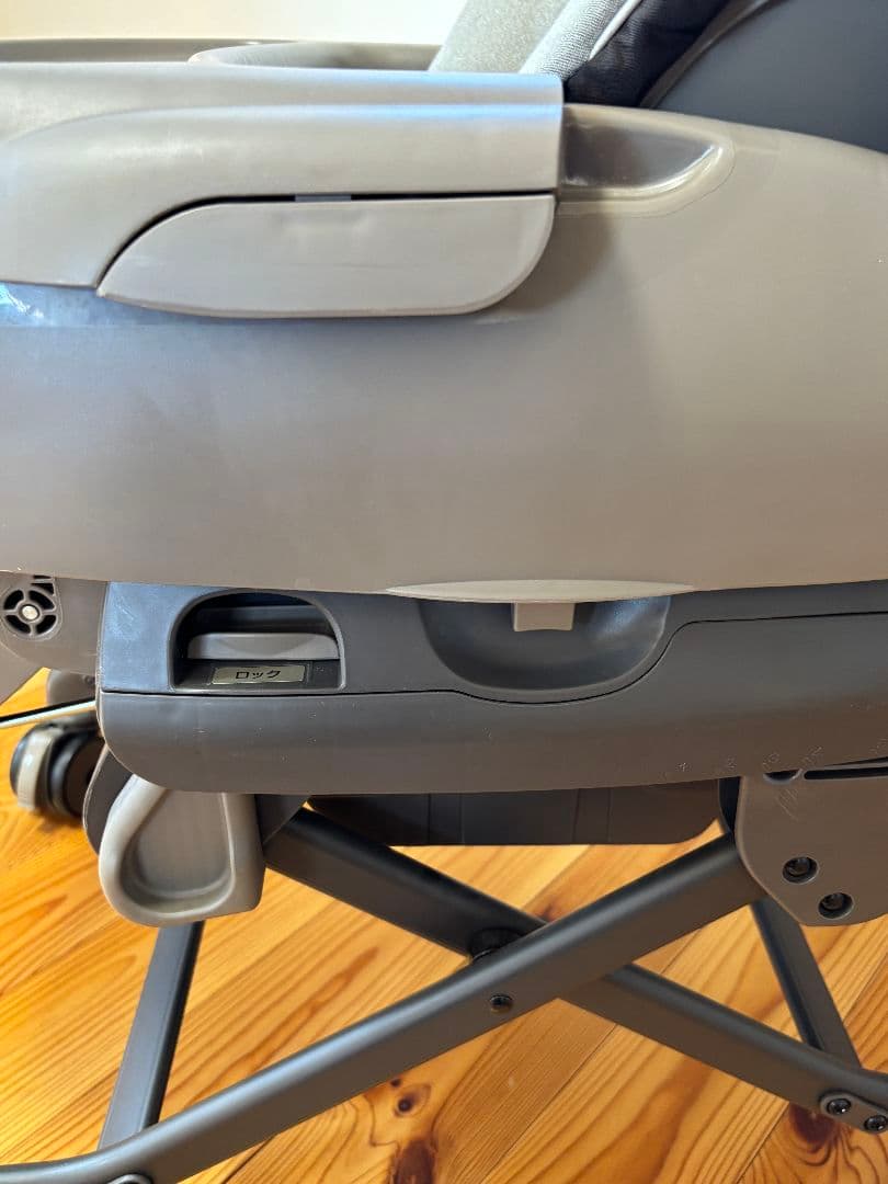 コンビスウィングベッド&チェア ネムリラAUTO SWING BEDi EG