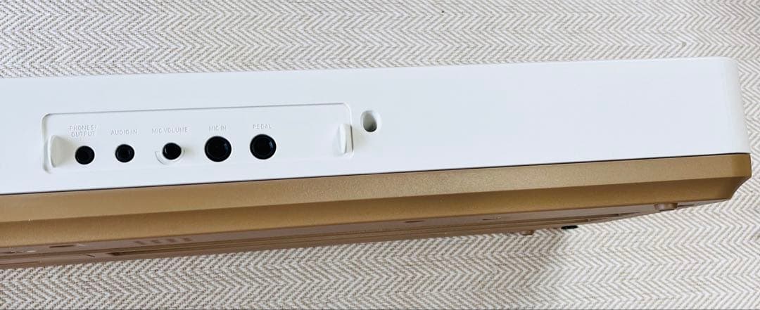 数回使用のみ カシオ 光ナビゲーションキーボード LK-536