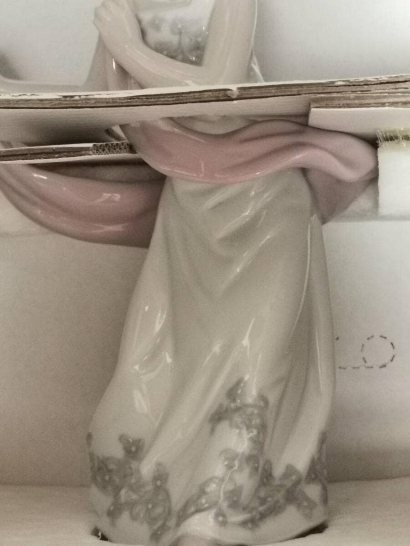 リヤドロ LLADRO 穏やかな風 01008585 人形 置物 置き物