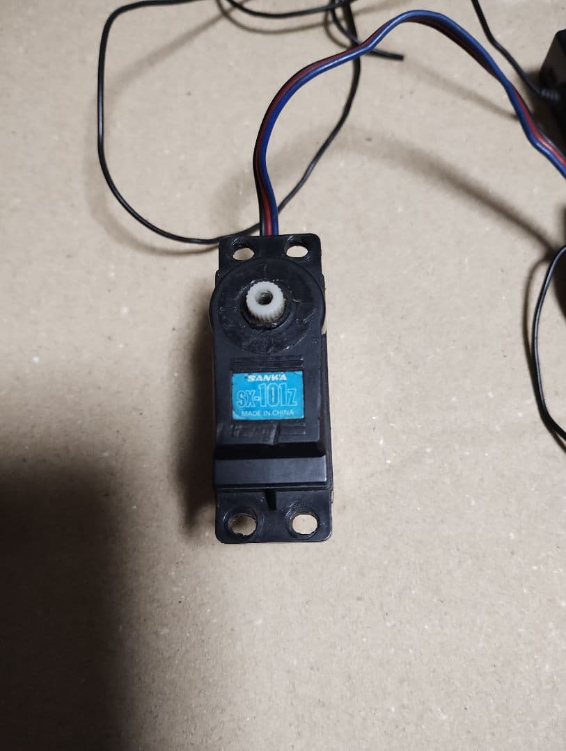 SANWA MX-A ラジコンプロポセット、専用受診機５機と成ります。