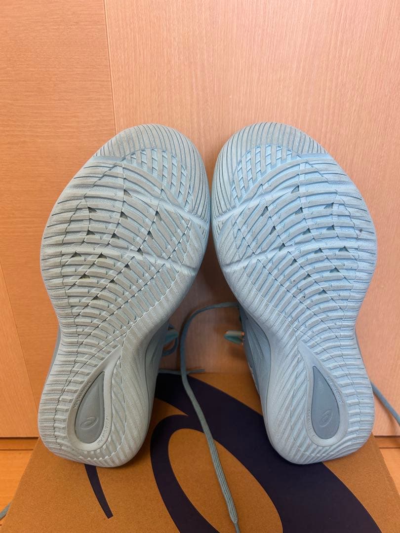 【美品・インソール新品】NOVA SURGE LOW2 ノヴァサージロー2