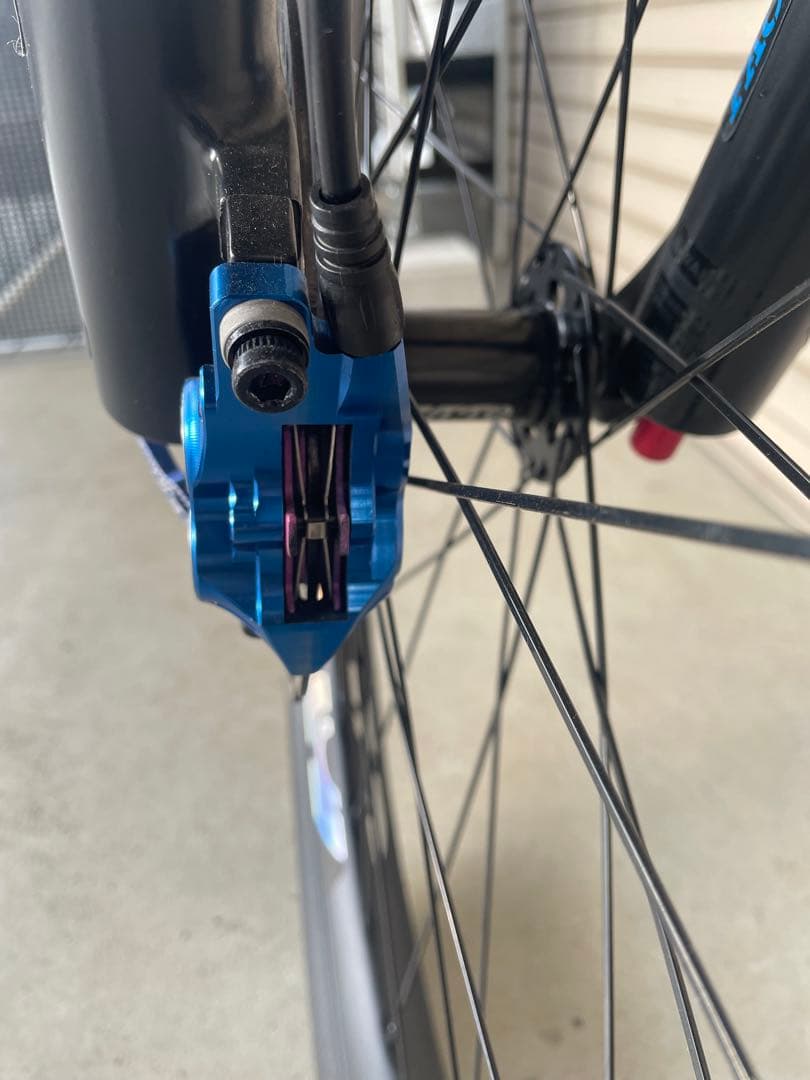 ZRACE 4ピストン ポストマウント ブレーキセット