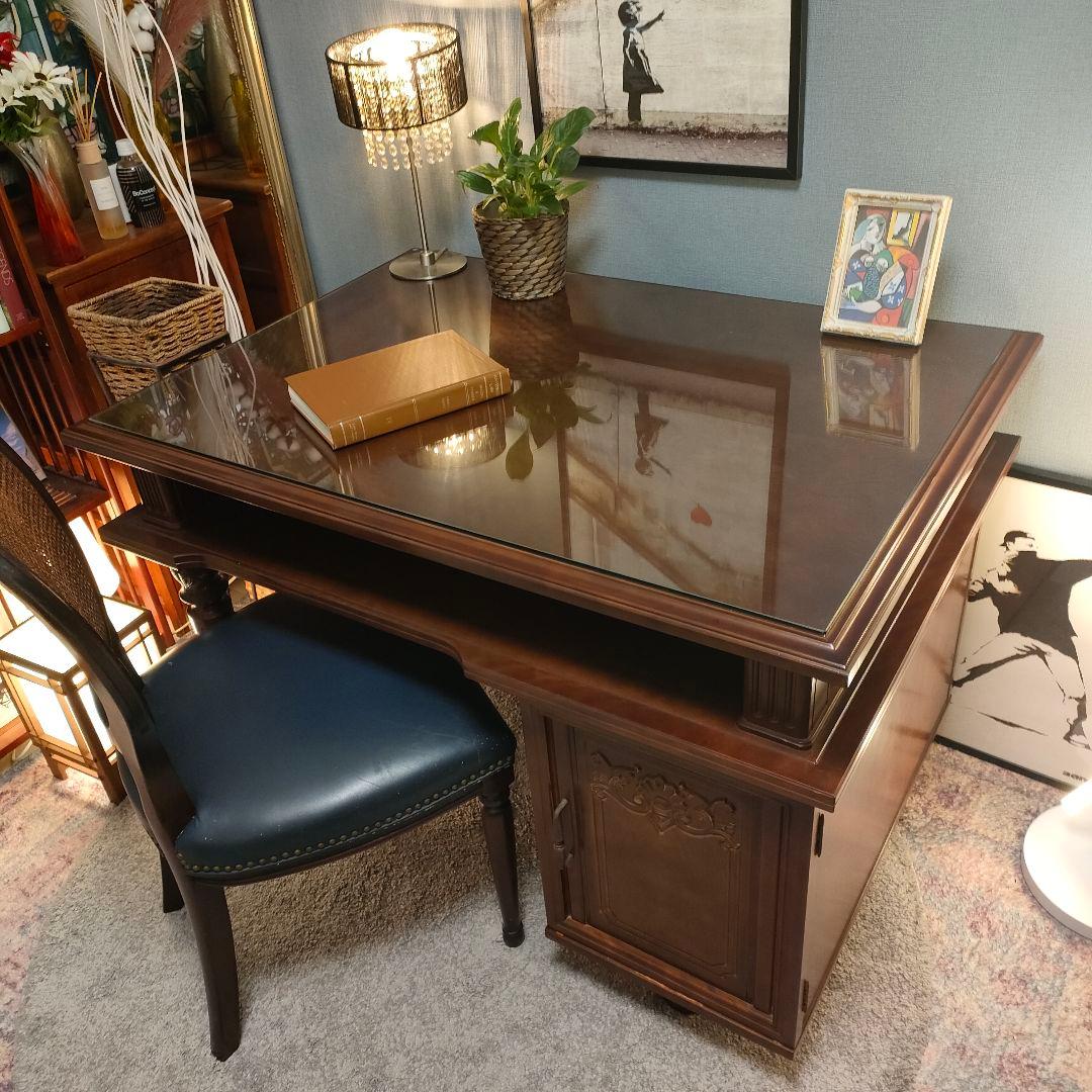 【徳田家具製作所】デスク／官庁・議事堂納入実績メーカー｜ガラス天板・高級家具