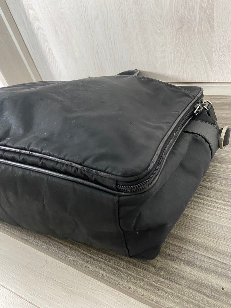 PRADA ビジネスバッグ　三角ロゴプレート　ナイロン　レザー　ブラック
