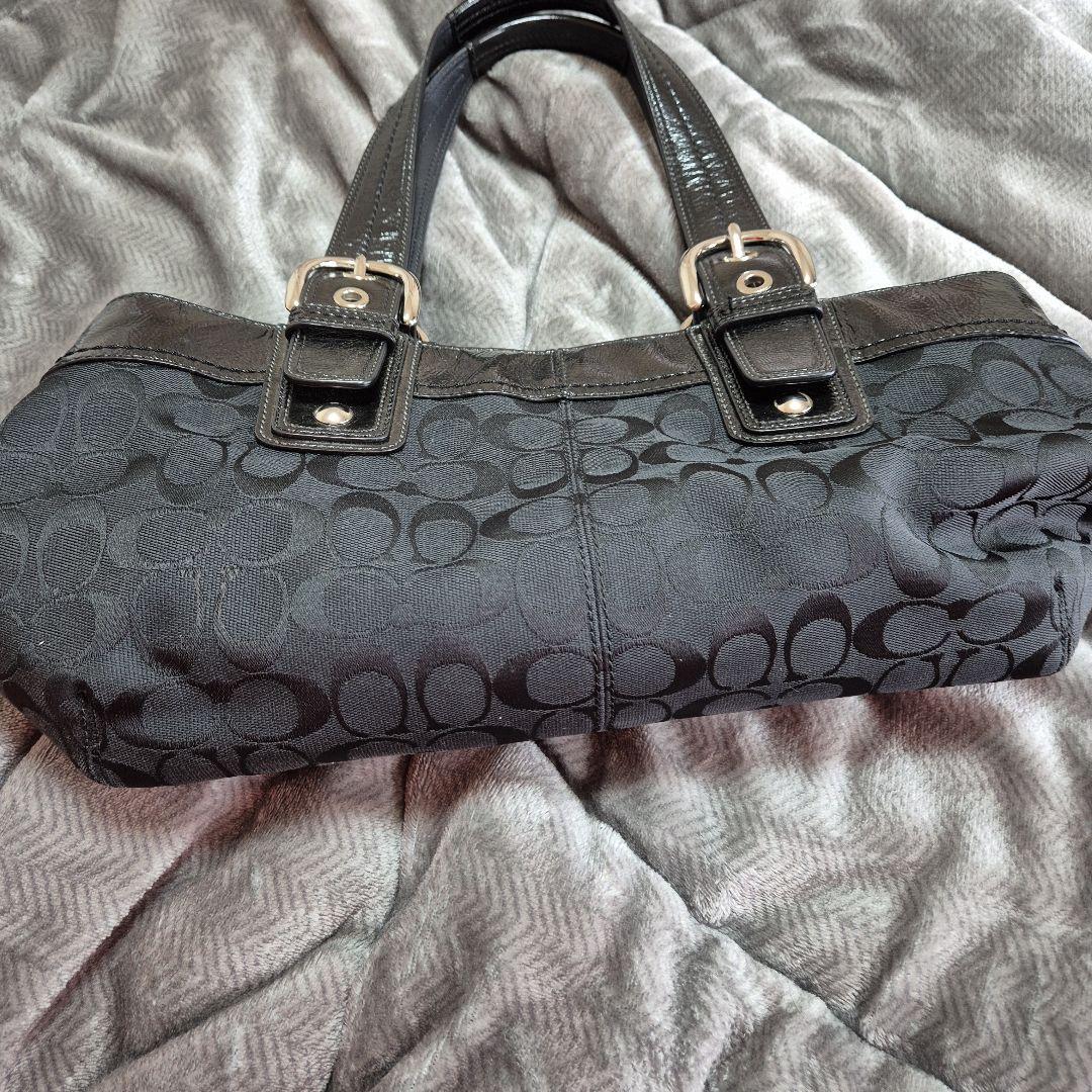 Coach ブラック ショルダーバッグ　F13742