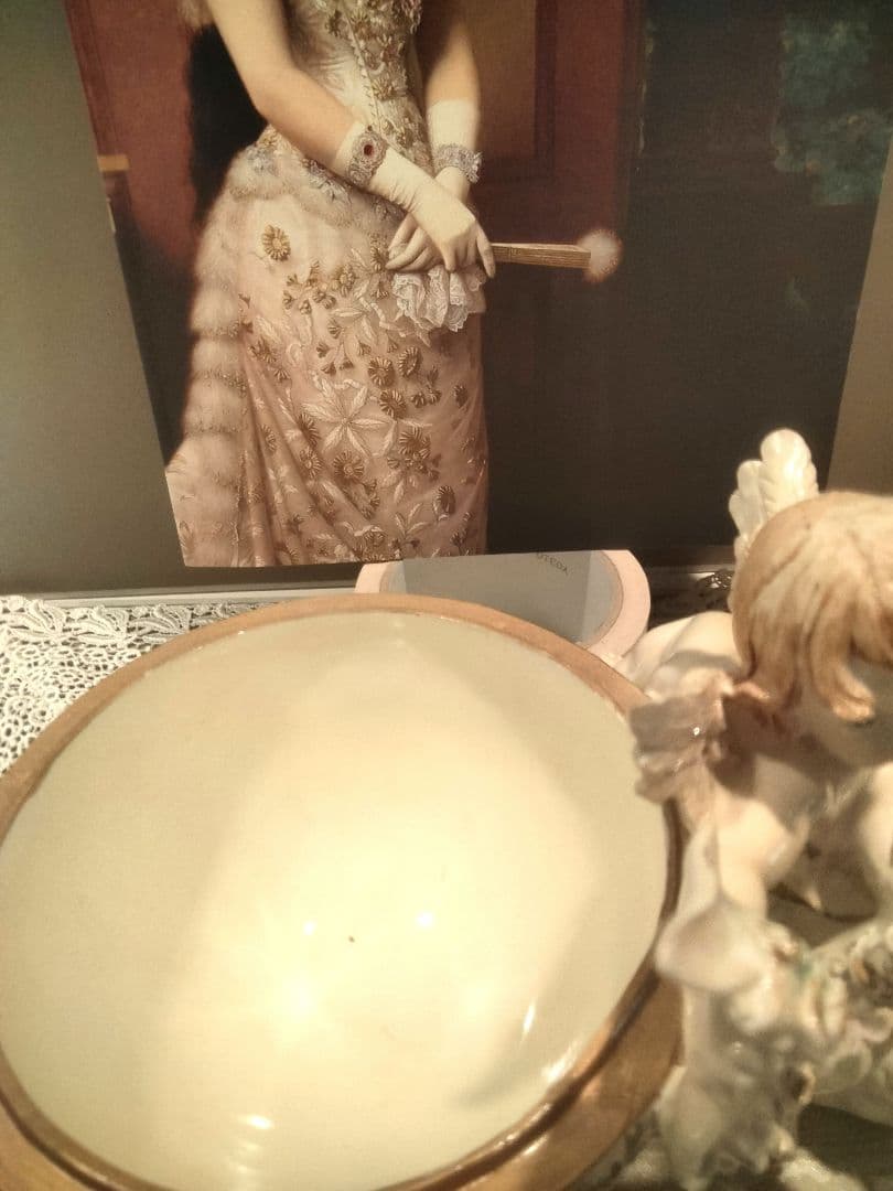 天使のオブジェと華麗なるオーストラリア大宮殿展