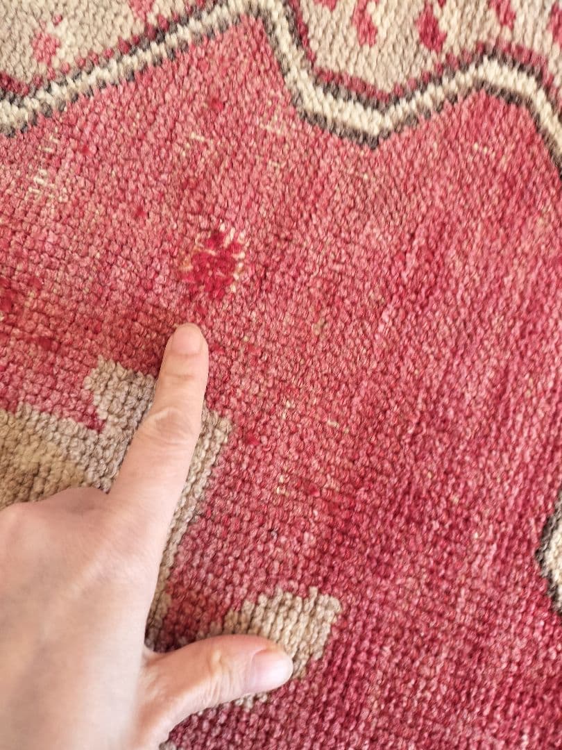 大きめ/希少/レッドとベージュのアヴァノスラグ　ヴィンテージラグNo.734