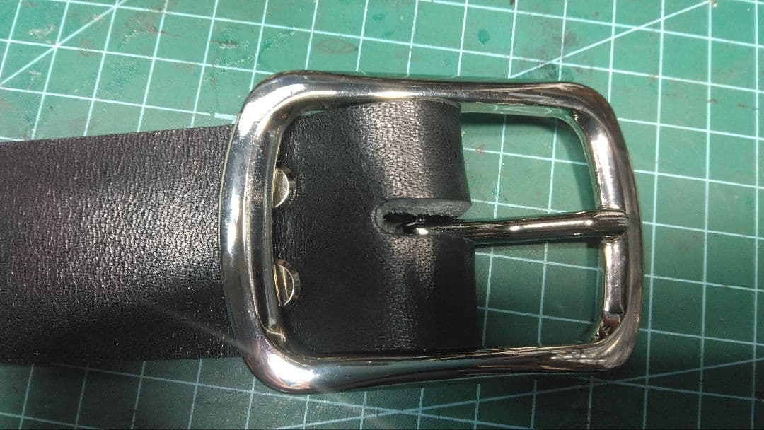 マリオ栃木レザー　ツタ＆フラワー　ソリッドブラス　ブラック　スタッズベルト