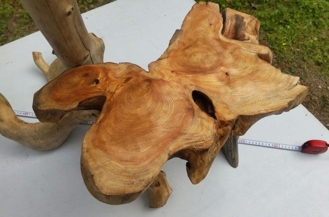 流木を使った天然素材のキャットタワー