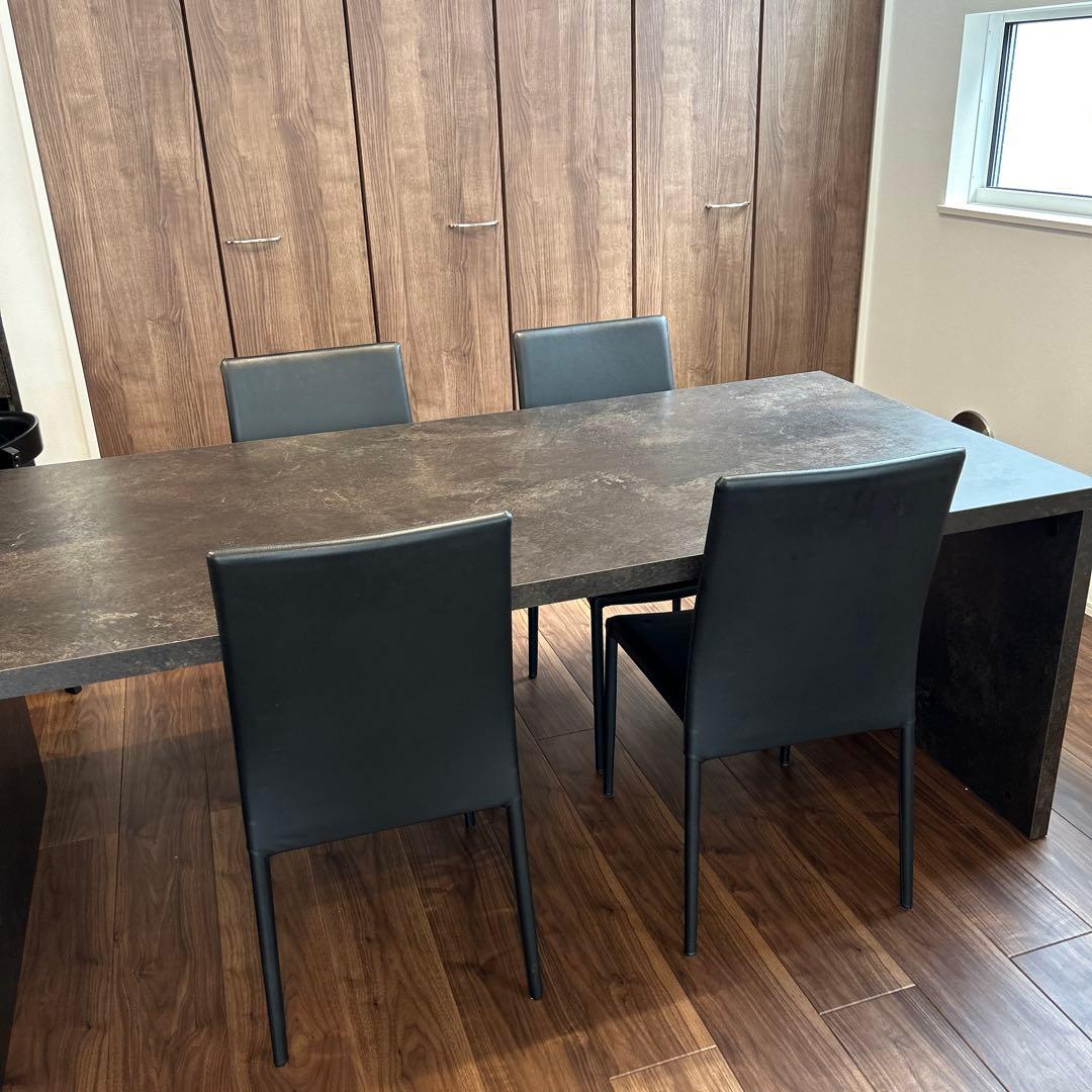 4脚　モダン　ダイニングチェア　ブラック　合皮　スタイリッシュ