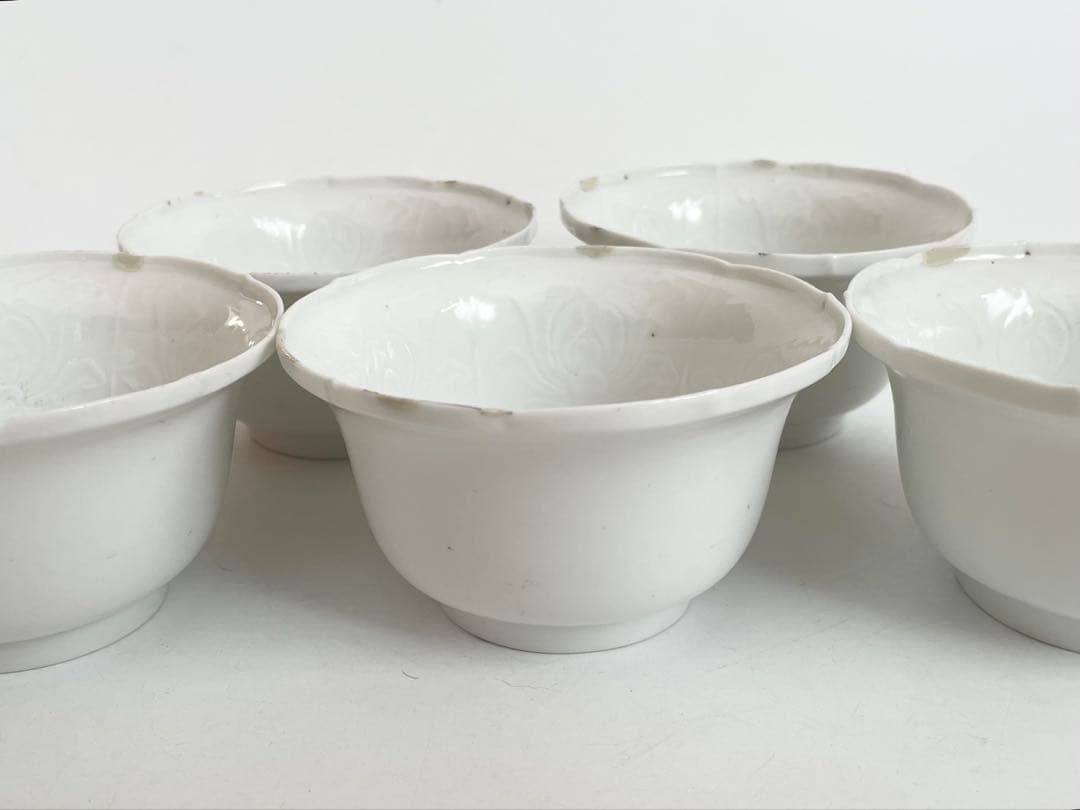 白磁陽刻向付、蕎麦猪口