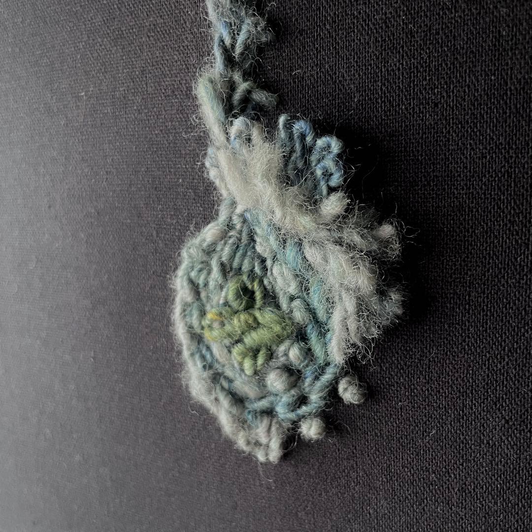 【一点もの】『手紡ぎ糸のお花. b'』手刺繍ファブリックパネル