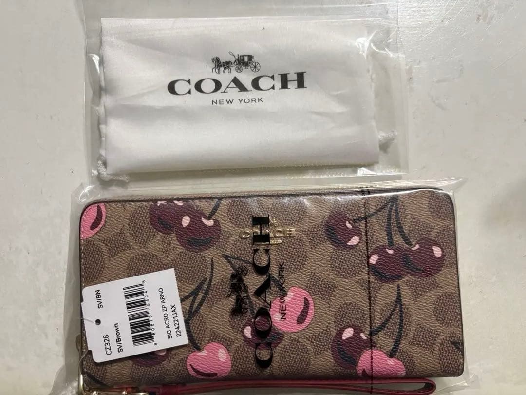 COACH 長財布　さくらんぼ　新品