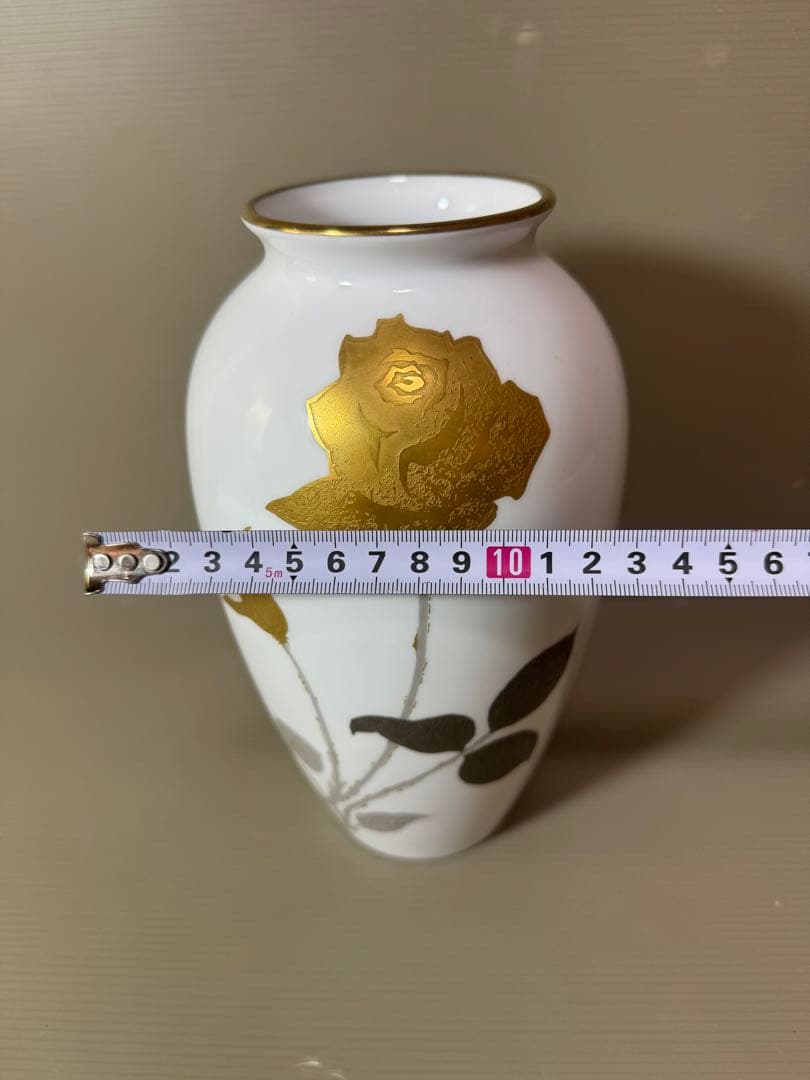 2758 大倉陶園　OKURA　金蝕薔薇文　花瓶