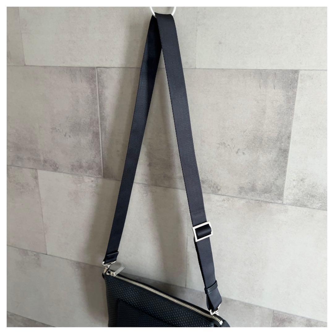 kawakawa サコッシュ ショルダーバッグ 革 レザー 黒 カワカワ