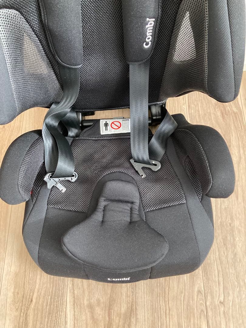 Combi ジョイトリップ エアスルー GG ブラック チャイルドシート