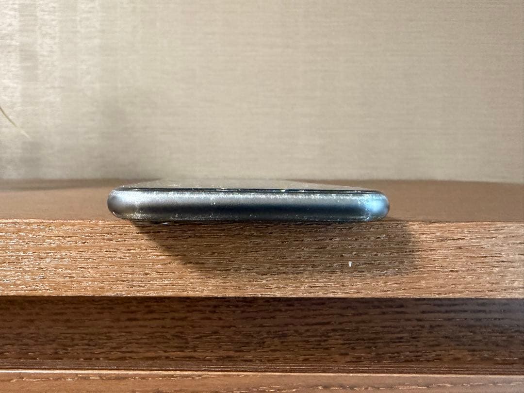 ジャンク品iPhone11 128GB 画面割れ