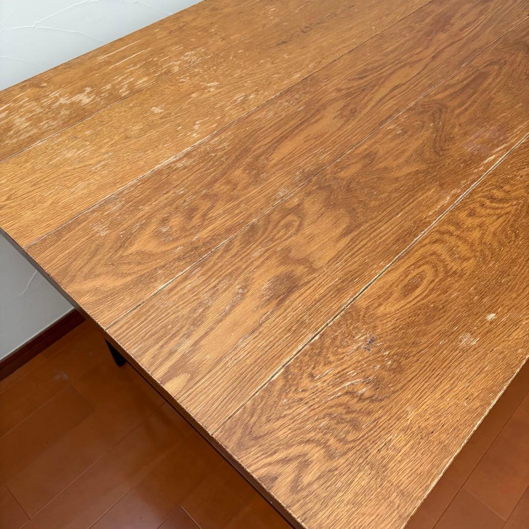 Standard Trade(スタンダードトレード)：ミーティングテーブル