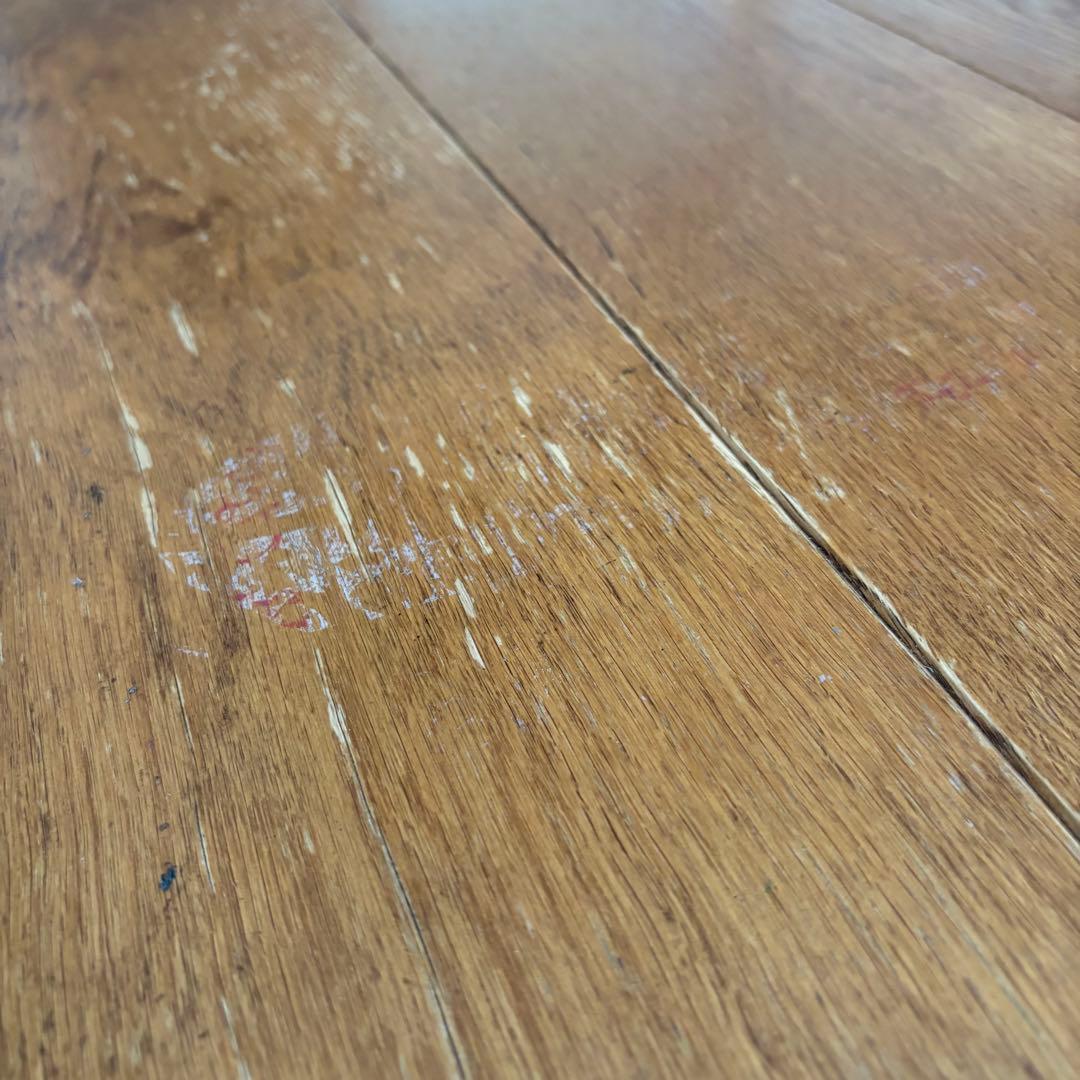 Standard Trade(スタンダードトレード)：ミーティングテーブル