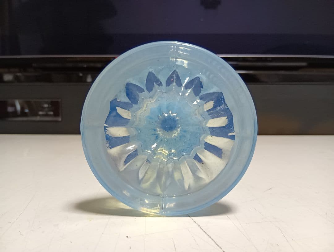 希少　オパール　セント　クリスタル　ガラス　ローズ　模様　フラワーベース