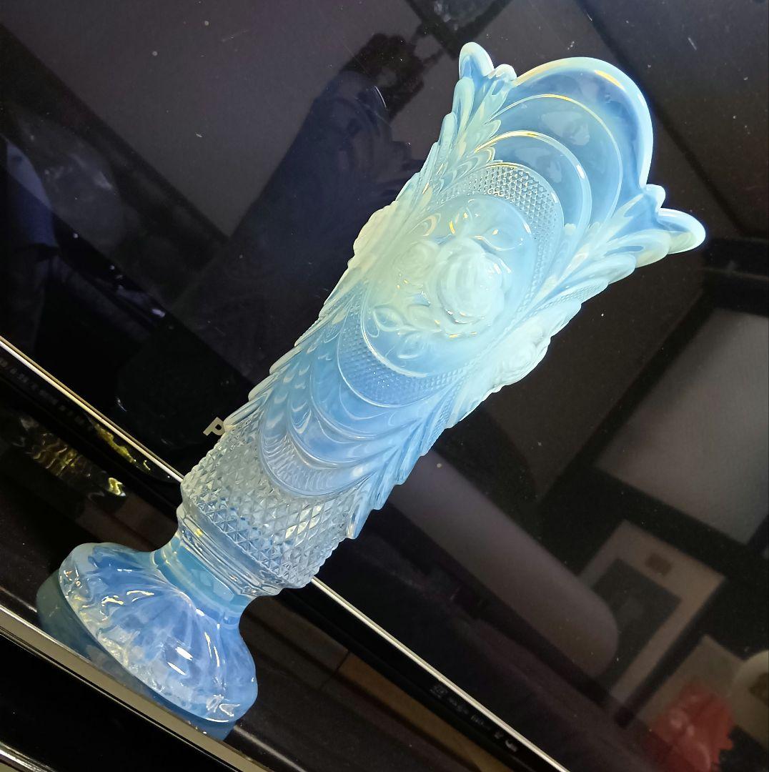 希少　オパール　セント　クリスタル　ガラス　ローズ　模様　フラワーベース