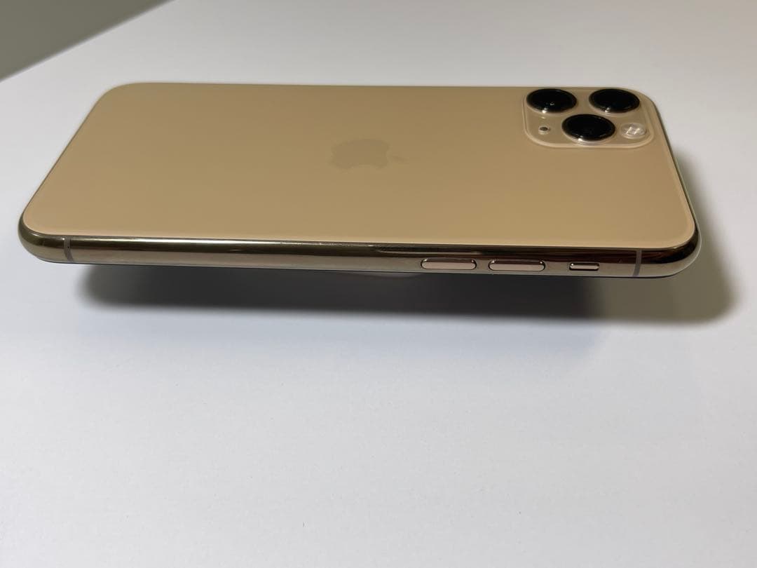 iPhone 11Pro ゴールド256GB Sim Free!