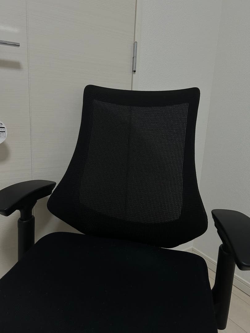 イトーキ エフチェア　アジャスタブル肘　オフィスチェア　処分価格